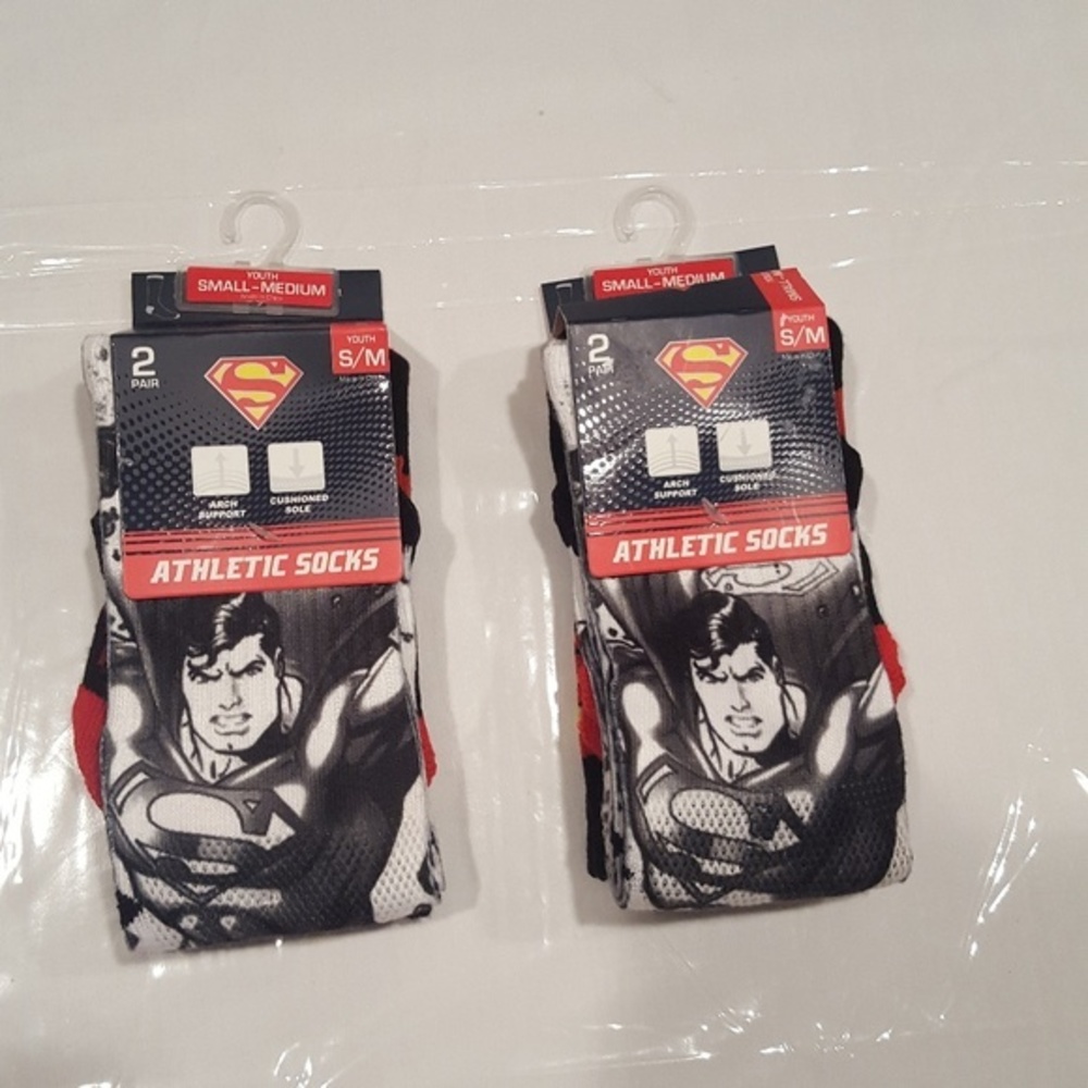 NEW Superman‎ 4 pair, 2 packs YOUTH S/M DC Comics